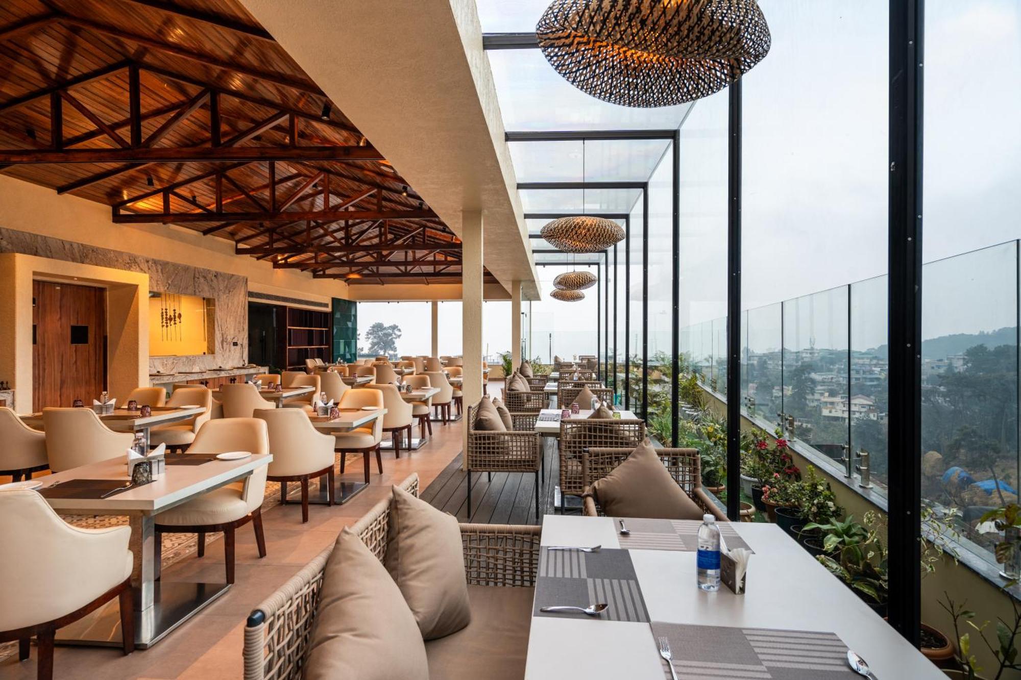 The White Rock Inn & Dine Shillong Exterior foto