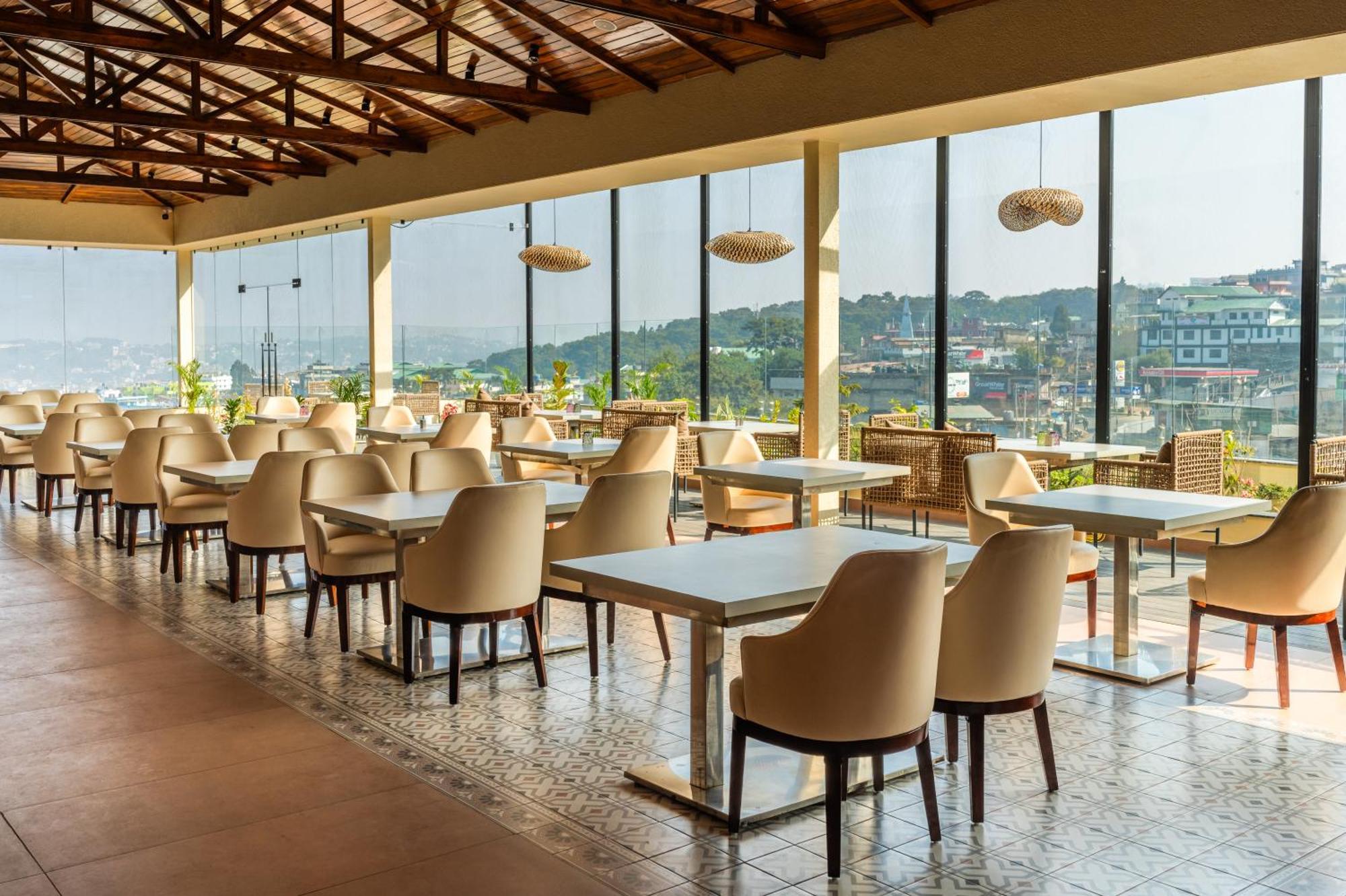 The White Rock Inn & Dine Shillong Exterior foto