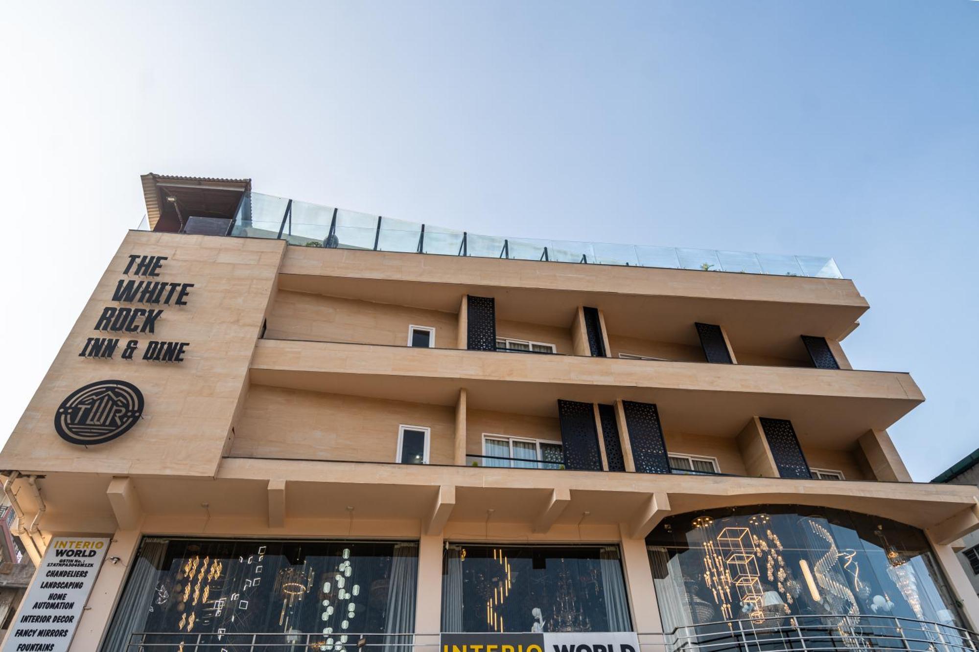 The White Rock Inn & Dine Shillong Exterior foto